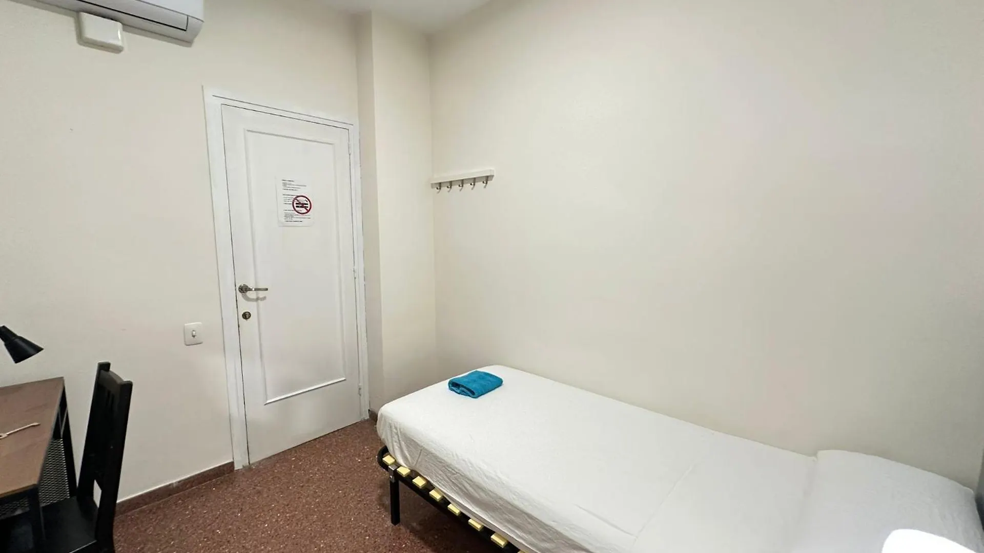 לינה וארוחת בוקר ברצלונה Rooms Vilaproma ספרד