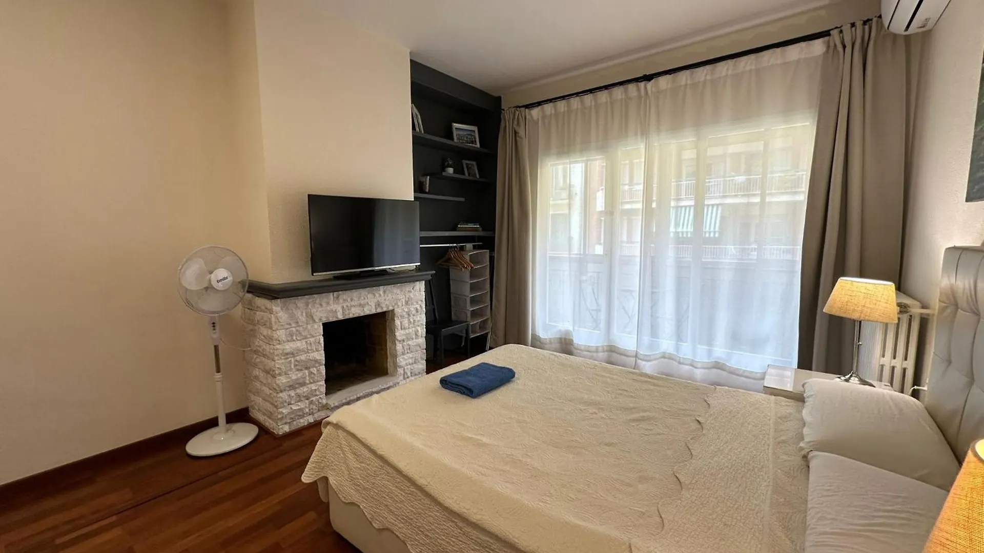Bed & Breakfast Rooms Vilaproma Barcelona Spain