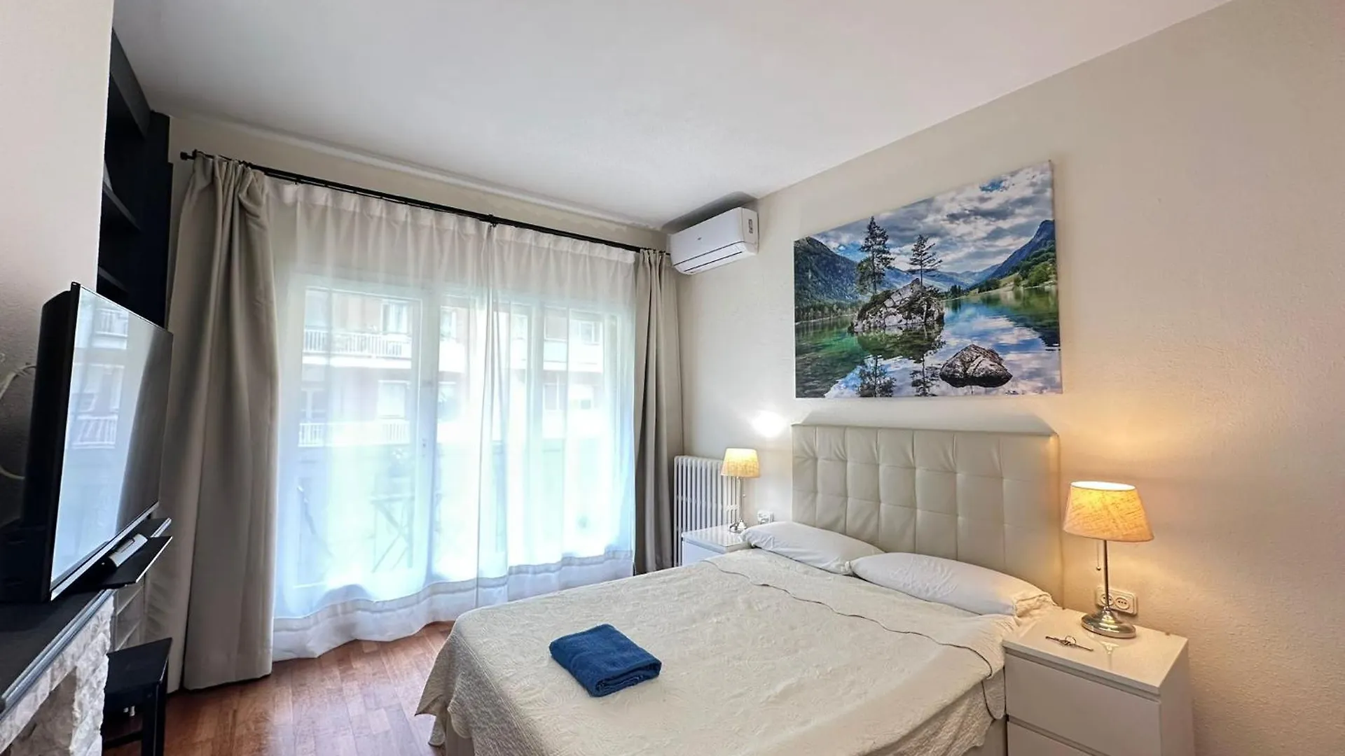 Rooms Vilaproma Barcelona Bed & Breakfast